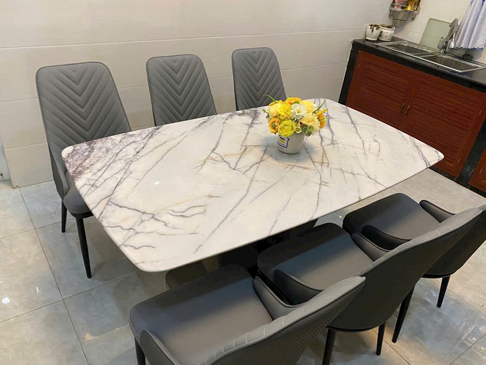 BÀN ĂN MẶT ĐÁ HIỆN ĐẠI TẠI LONG THÀNH ĐỒNG NAI